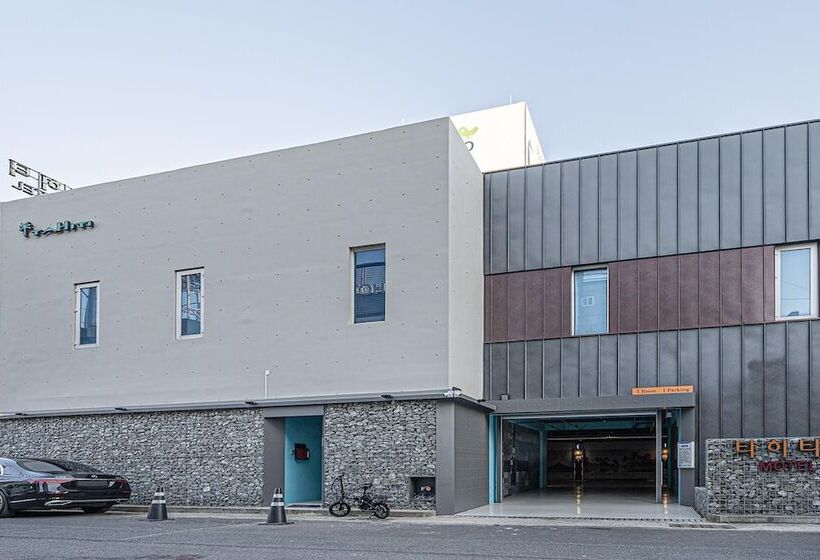 모텔 Pohang Jukdo Market Tahiti