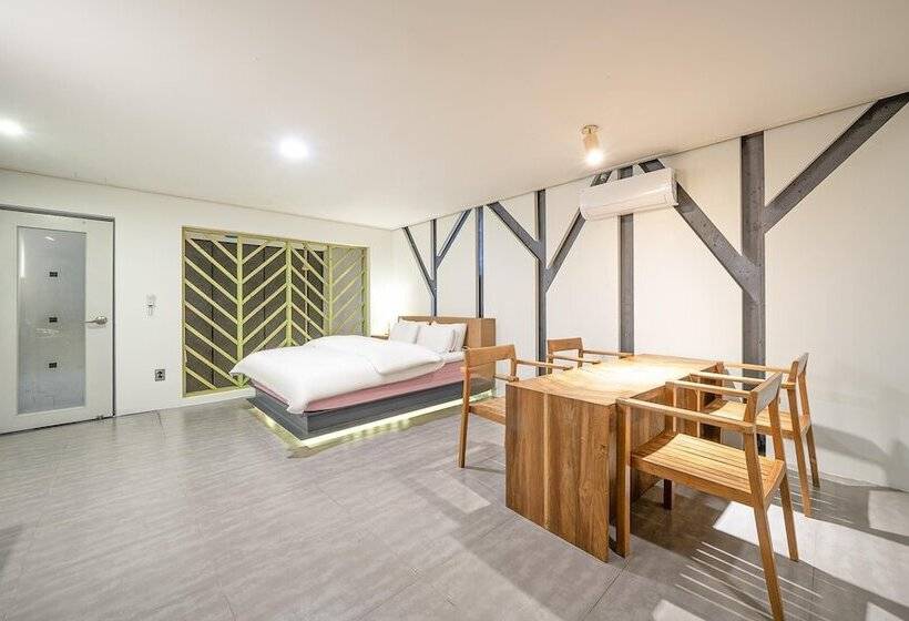 모텔 Pohang Jukdo Market Tahiti