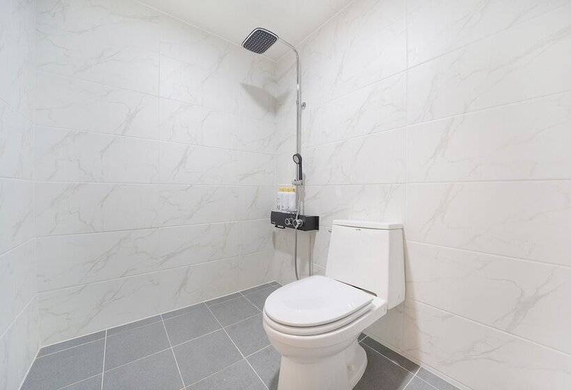 فندق على الطريق Sokcho Hotel Foret