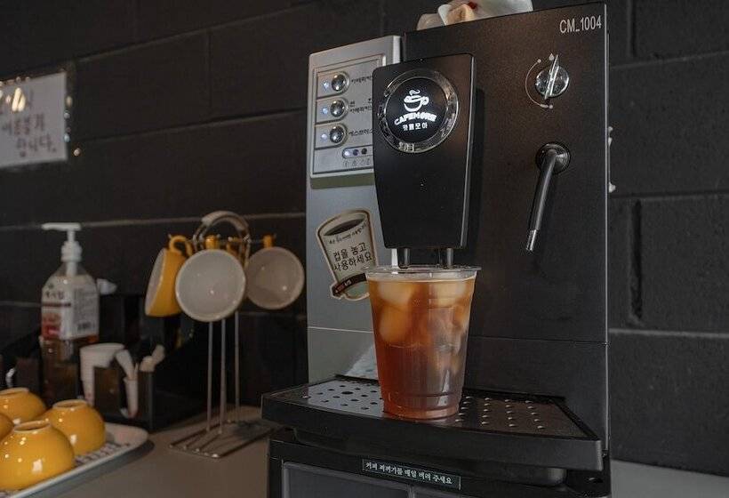 모텔 Voice The Zara Drive In