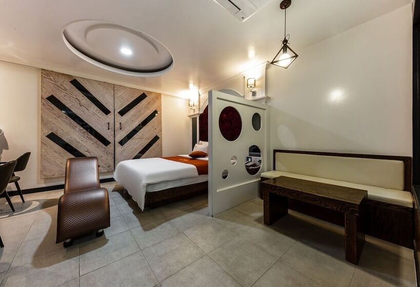 모텔 Voice The Zara Drive In