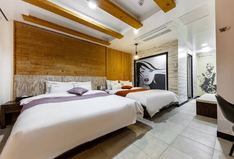 모텔 Voice The Zara Drive In