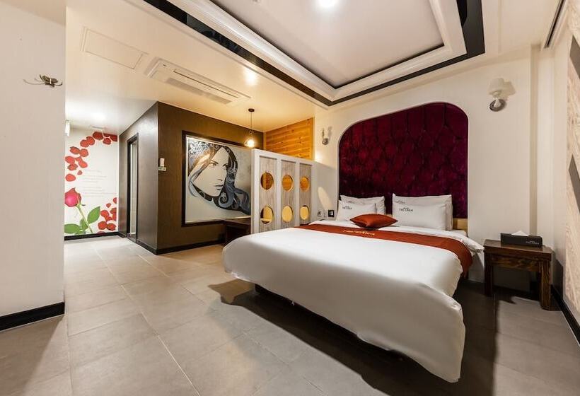 모텔 Voice The Zara Drive In