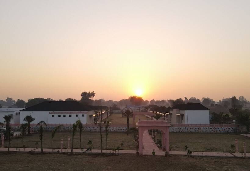 منتجع Club 21by Sariska Fun City