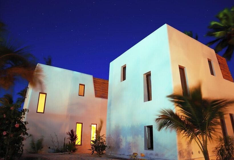 منتجع Kijani Beach Villas
