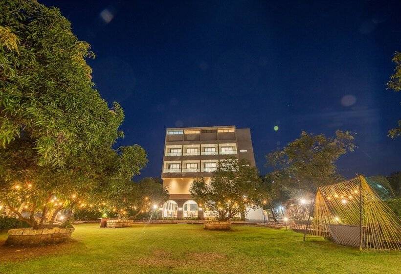 Курорт Kings Kraft Pinewood Ssan Gir