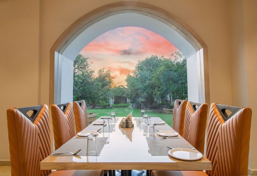 Курорт Kings Kraft Pinewood Ssan Gir