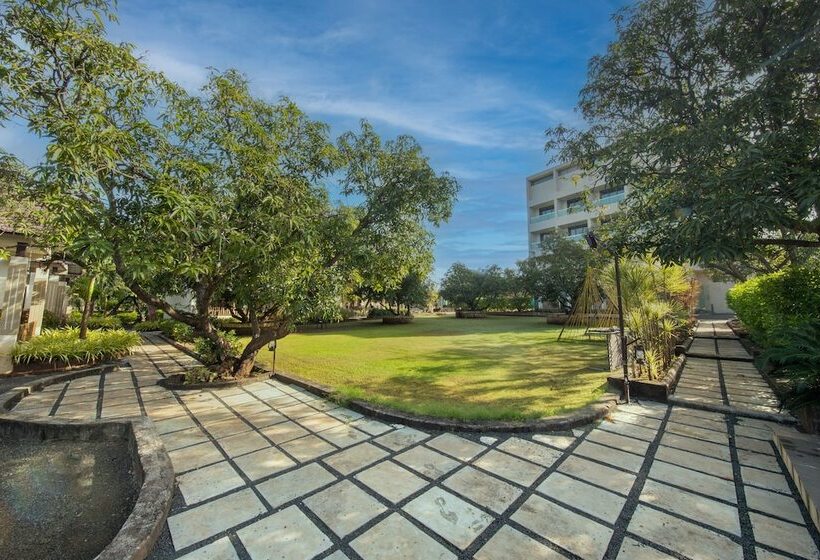 Курорт Kings Kraft Pinewood Ssan Gir