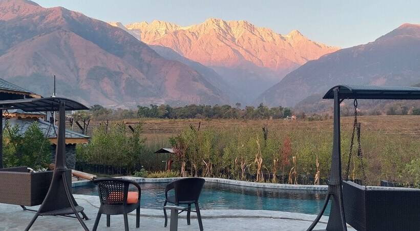 منتجع Osho Himalayas