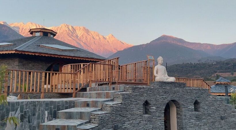 منتجع Osho Himalayas