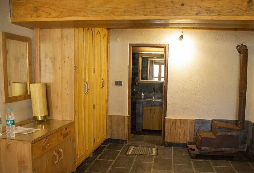 منتجع Osho Himalayas