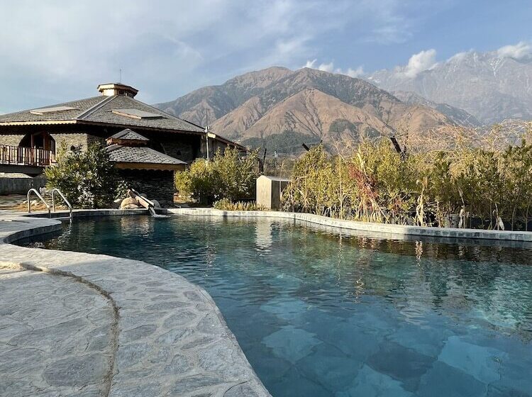 منتجع Osho Himalayas