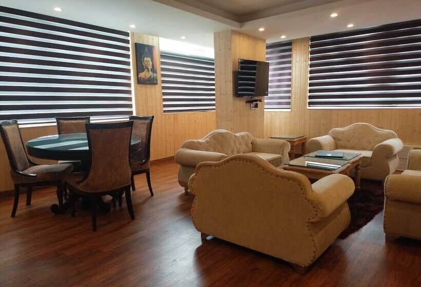 Resort The Shahanshahi