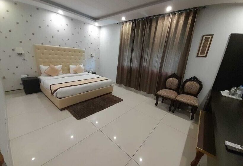 Resort The Shahanshahi