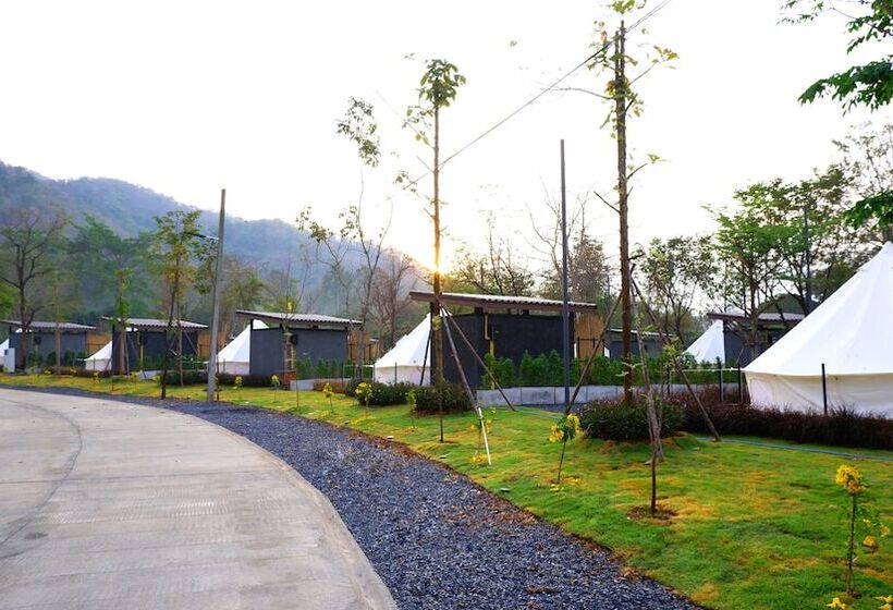 אתר נופש The Wild Khao Yai   Glamping
