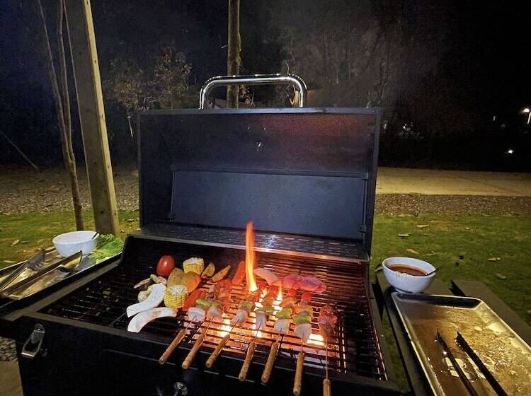 אתר נופש The Wild Khao Yai   Glamping