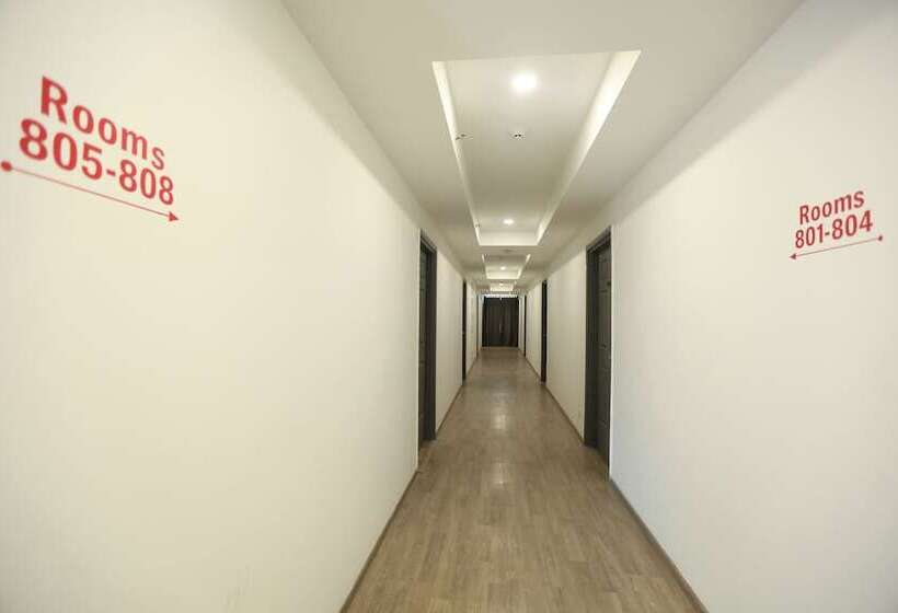 فندق Golden World