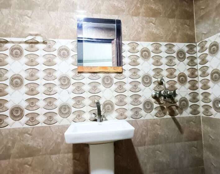 Roomshala 039 Hotel Rk