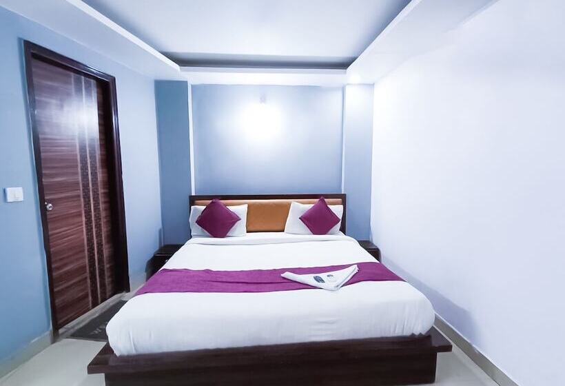 Roomshala 039 Hotel Rk