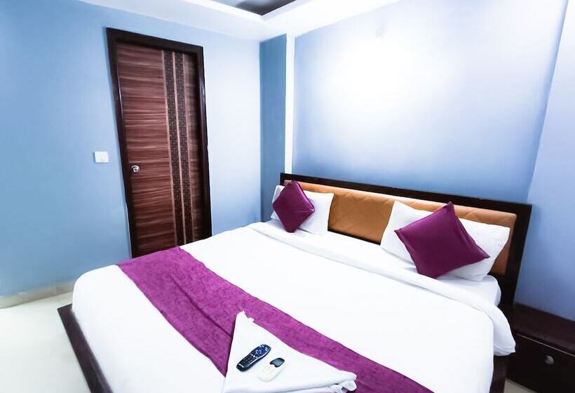 Roomshala 039 Hotel Rk