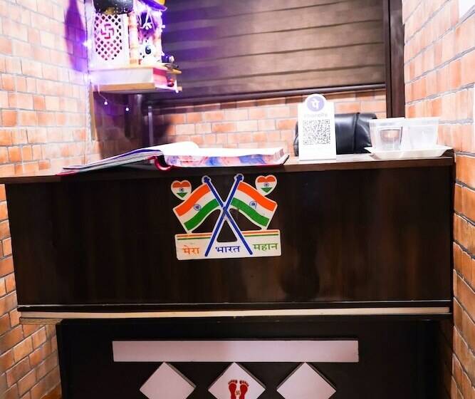 Roomshala 039 Hotel Rk