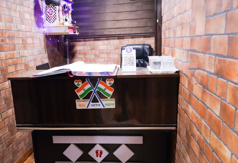 Roomshala 039 Hotel Rk