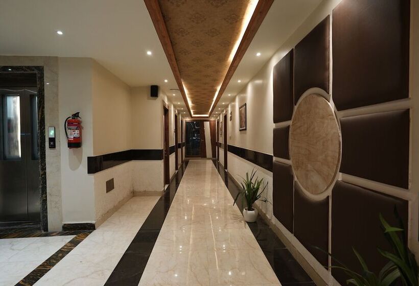 The Golden Crown Hotel Banquet & Cafe