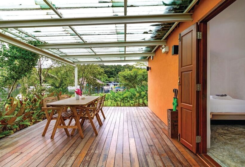 The Little White Bird Traveller Hostel