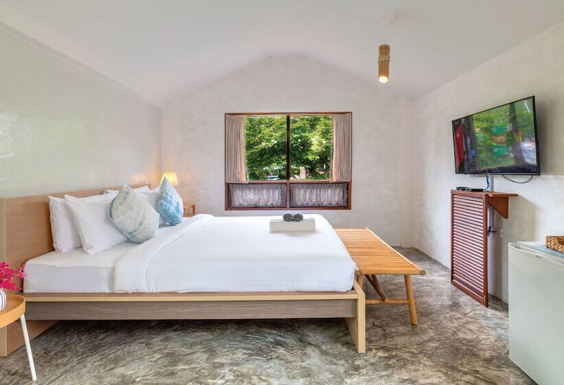 The Little White Bird Traveller Hostel