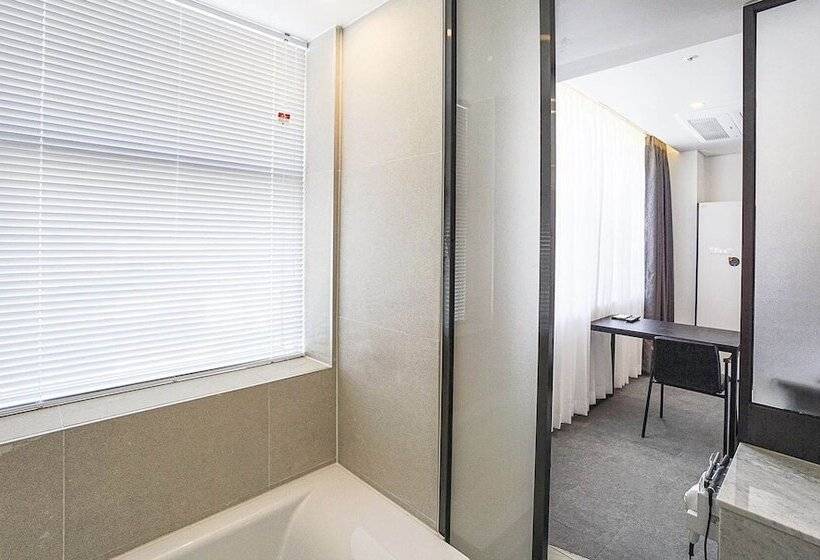 Wall Hotel Cheonan Cheongsu