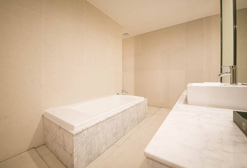 Wall Hotel Cheonan Cheongsu