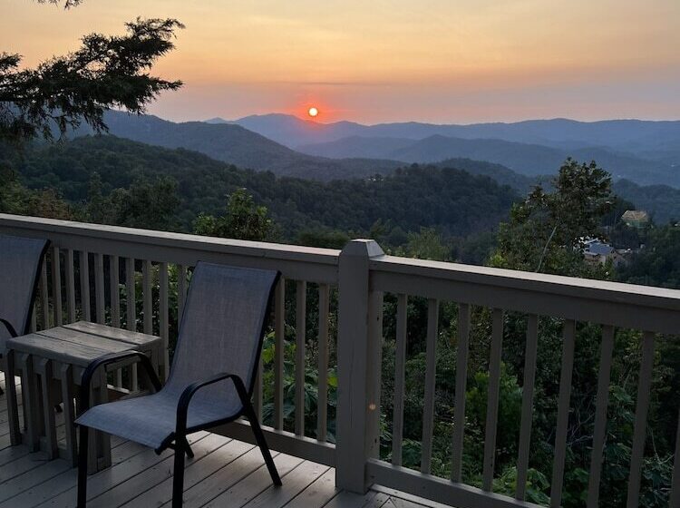 4br Mountain View Cabin