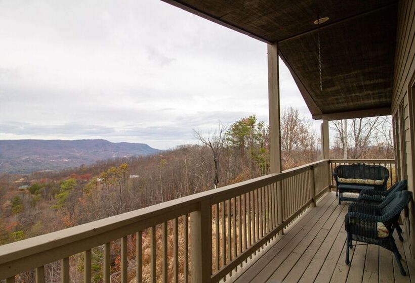 4br Mountain View Cabin