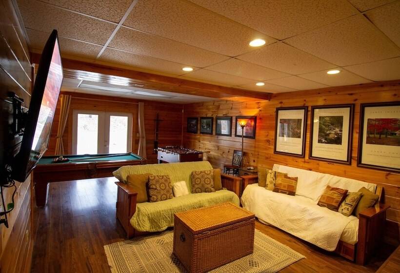 4br Mountain View Cabin