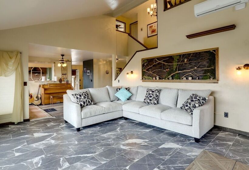 Family Friendly Utah Home: Deck, Mountain Views!