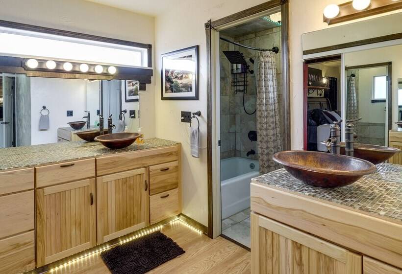 Family Friendly Utah Home: Deck, Mountain Views!