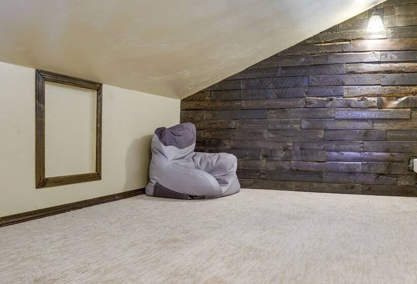 Family Friendly Utah Home: Deck, Mountain Views!