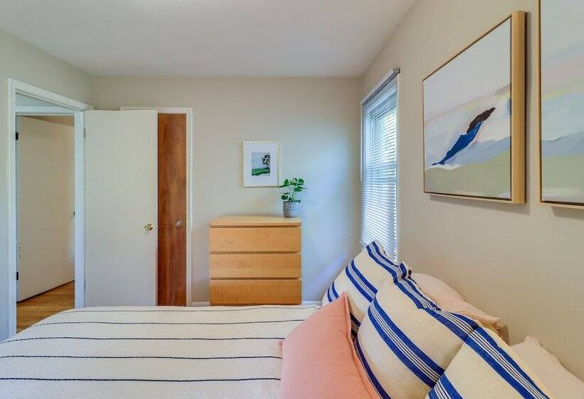 Ann Arbor Home W/ Deck, 2 Mi To Michigan Stadium!