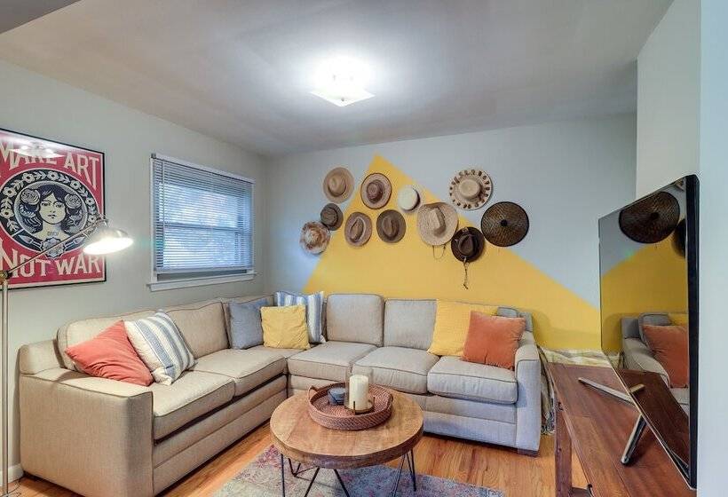 Ann Arbor Home W/ Deck, 2 Mi To Michigan Stadium!