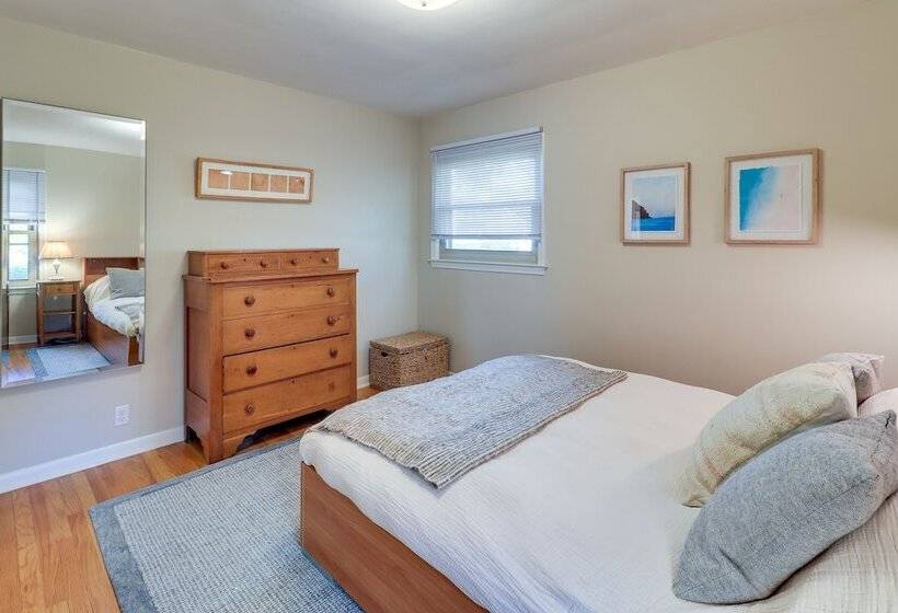 Ann Arbor Home W/ Deck, 2 Mi To Michigan Stadium!