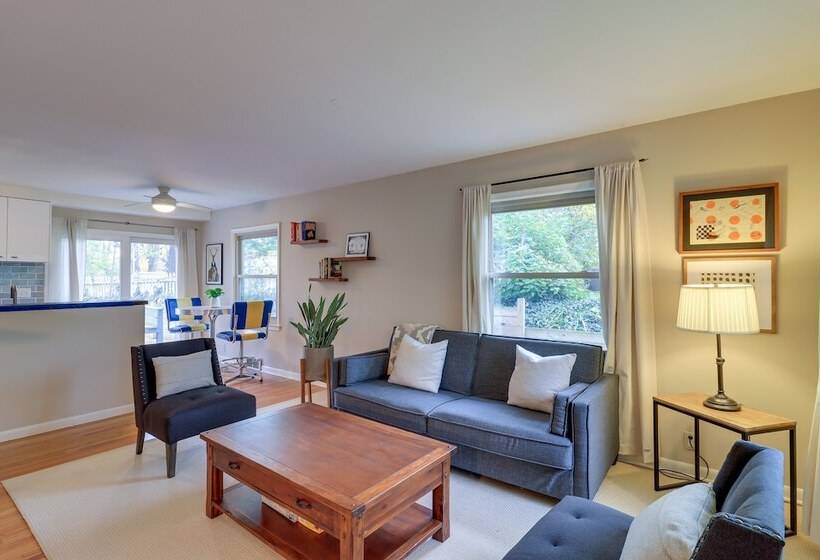 Ann Arbor Home W/ Deck, 2 Mi To Michigan Stadium!