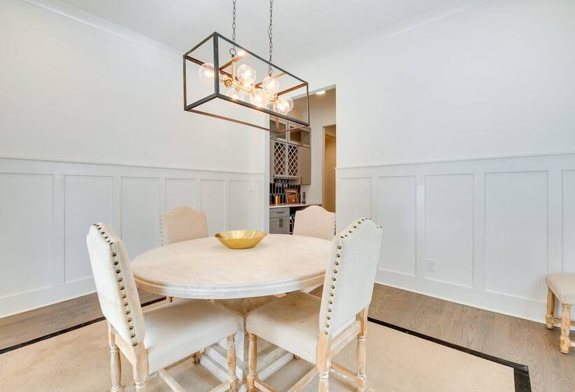 Family Home W/ Backyard ~ 2 Mi To Downtown Atlanta