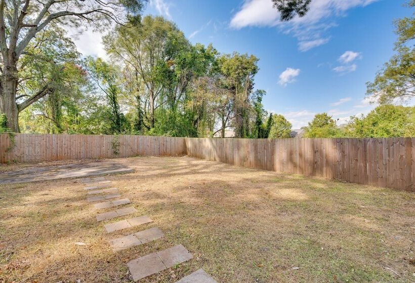 Family Home W/ Backyard ~ 2 Mi To Downtown Atlanta