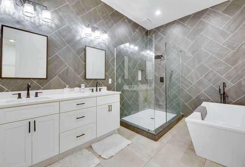 Family Home W/ Backyard ~ 2 Mi To Downtown Atlanta