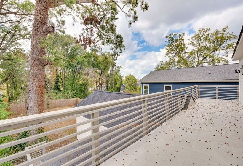 Family Home W/ Backyard ~ 2 Mi To Downtown Atlanta