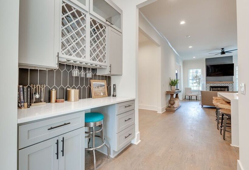 Family Home W/ Backyard ~ 2 Mi To Downtown Atlanta