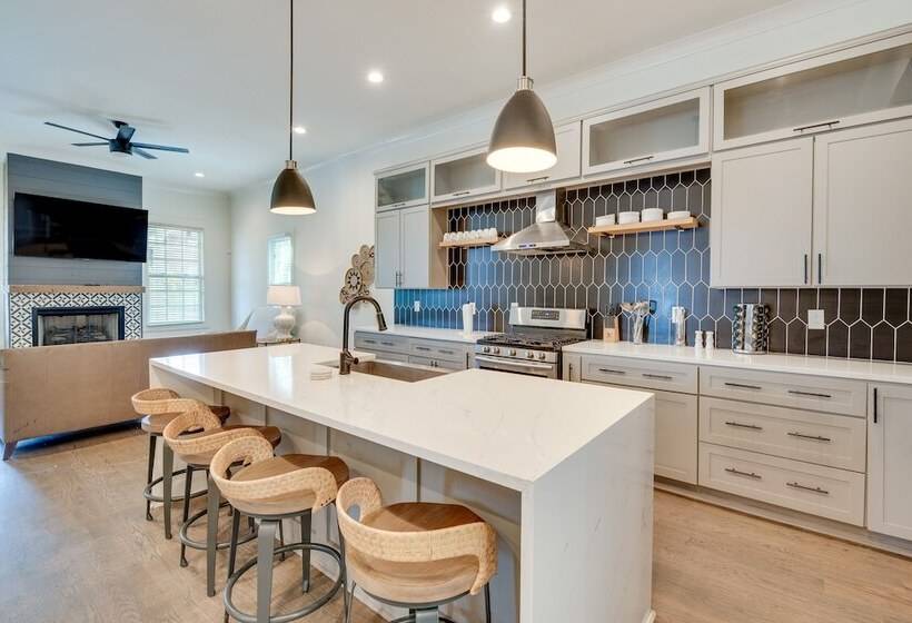 Family Home W/ Backyard ~ 2 Mi To Downtown Atlanta