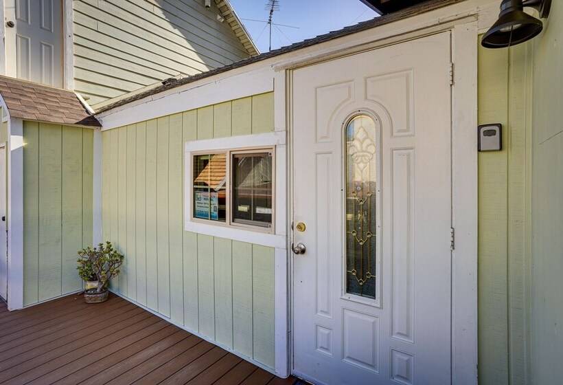 Avalon Cottage < Half Mi To Beaches & Crescent Ave