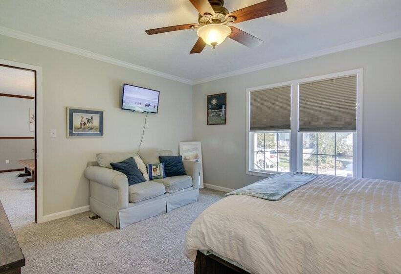 Beach Bay Pony Place W/ Ponies: 1 Mi To Water!