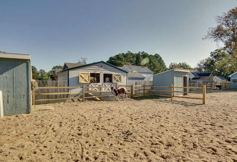 Beach Bay Pony Place W/ Ponies: 1 Mi To Water!